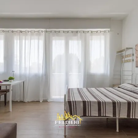 Vicino Aeroporto E Wifi شقة *